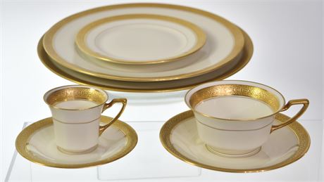 ROSENTHAL IVORY BAVARIA PREMIER GOLD-ENCRUSTED CHINA 75+ PIECE SET