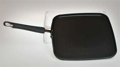 Pampered Chef 11" Square Griddle
