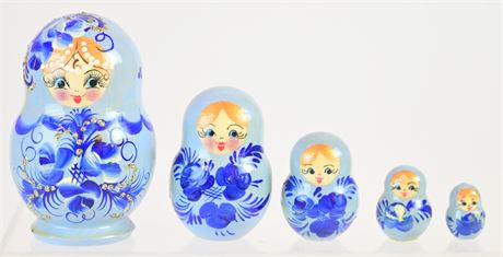 Set of 5 Russian Nesting Dolls