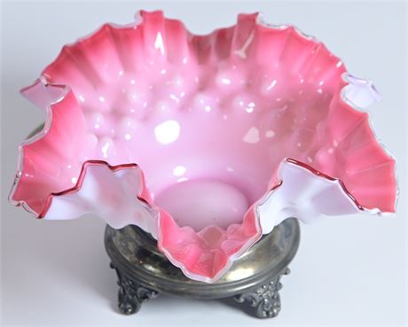 Fenton Ruffled Dish with Carrier