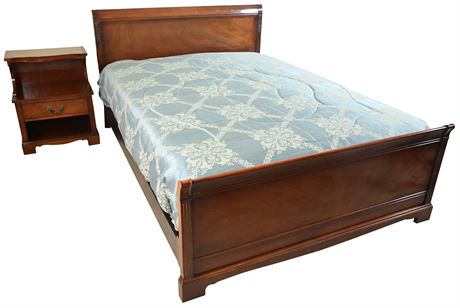 Antique Thomasville Mahogany Full Size Bed and Night Stand