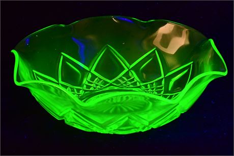 Anchor Hocking Scalloped Uranium Glass Serving Dish & Dip