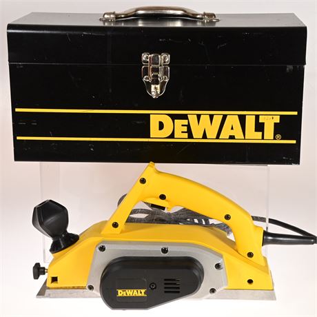 DeWalt 3 1/8" Electric Planer in Case with Paperwork